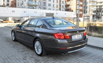 BMW Seria 5 F10-F11 Limuzyna 530d 245KM 2010 BMW Seria 5 3,0d (245KM) Automat Skory 3.0 Diesel 245KM, zdjęcie 2
