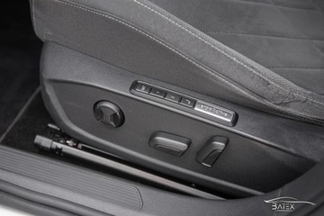 Volkswagen Golf VIII Hatchback Plug-In-Hybrid 1.4 TSI 204KM 2022 Volkswagen Golf VIII 1.4 Plug-In Hybryda Virtual DSG Masaze FullLed SalonPL, zdjęcie 16