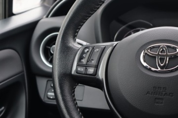 Toyota Yaris III Hatchback 5d Facelifting 2017 1.5 Dual VVT-iE 111KM 2020 Toyota Yaris 1.5 Dual VVT-i, Salon Polska, zdjęcie 16