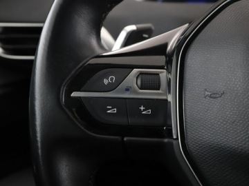 Peugeot 5008 II Crossover 1.5 BlueHDI 130KM 2019 Peugeot 5008 automat jasna tapicerka półskóry, zdjęcie 33