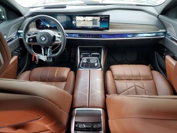 BMW Seria 7 G70 2023 BMW Seria 7 740i 2023 3.0l 3.0 Benzyna 375KM, zdjęcie 8