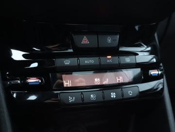 Peugeot 2008 I SUV Facelifting 1.6 BlueHDi 120KM 2016 Peugeot 2008 1.6 BlueHDi, Skóra, Navi, Klima, zdjęcie 12