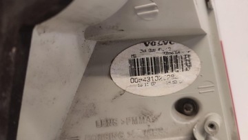 VOLVO V70 ФОНАРЬ ЛЕВЫЙ ЗАДНИЙ 30698984