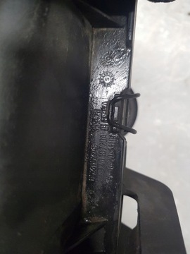 CHRYSLER 300C POUZDRO FILTRU VZDUCHU 3.0 CRD VÁHA VZDUCHU 05281522AB