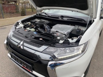 Mitsubishi Outlander III SUV PHEV Facelifting 2020 2.4 PHEV 224KM 2021 Mitsubishi Outlander HYBRYDA PHEV AUTOMAT NAWIGACJA LEDY KAMERA SKORY 4X4, zdjęcie 26