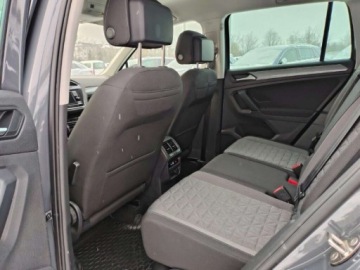 Volkswagen Tiguan II SUV Facelifting 2.0 TSI 190KM 2022 Volkswagen Tiguan Salon PL, FV23, 4motion ACC od Dealera 2.0 Benzyna, zdjęcie 12