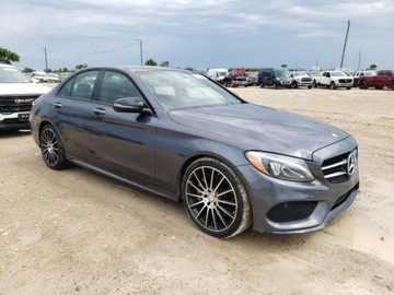 Mercedes Klasa C W205 2016 Mercedes-Benz Klasa C Mercedes-Benz C-Class 4dr Sdn C 300 2.0 Benzyna 241KM, zdjęcie 4