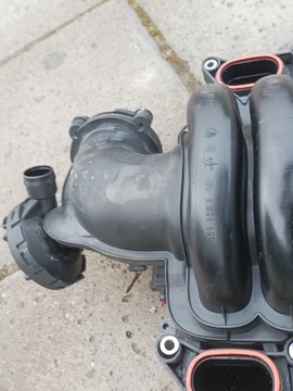 AUDI A4 B7 A6 C6 KOLEKTOR SACÍ/ZBĚRNÉ HRUŠKA 06E133210E BEZ LPG