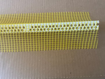 УГЛОВАЯ ЛЕНТА ПВХ С СЕТКОЙ 7х7 1,5 м