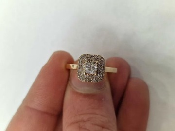Złoty pierścionek damski/ 585/ 2.58 gram/ R18.5/ Cyrkonie/ nowoczesny
