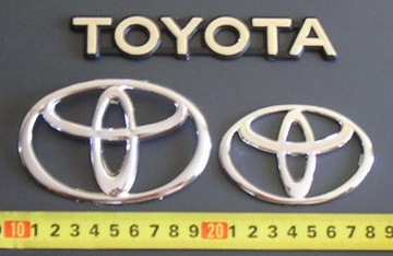 ZNAK TOYOTA ZNAKY COROLLA YARIS AVENSIS LOGO