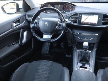 Peugeot 308 II SW Facelifting 1.2 PureTech 130KM 2018 Peugeot 308 1.2 PureTech, Salon Polska, Skóra, zdjęcie 6