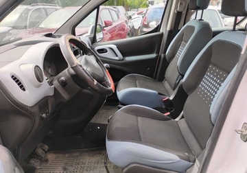 Citroen Berlingo II Combi Facelifting 1.6 HDI 90KM 2014 Citroen Berlingo 2014r, Salonowy, 1.6 HDI. Lekko uszkodzony tyl. Jezdzi. V, zdjęcie 6