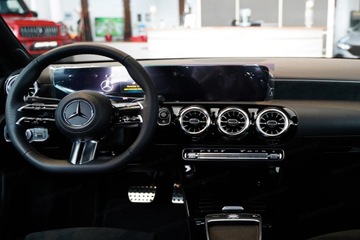 Mercedes Klasa A W177/V177 Sedan Plug-In Facelifting 1.3 250e 218KM 2023 MERCEDES-BENZ A Klasa 250 e AMG Line 1.3 (218KM) 2023, zdjęcie 9