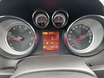 Opel Astra J GTC 1.4 Turbo ECOTEC 140KM 2017 Opel Astra GTC Zadbany bdb stan, zdjęcie 13