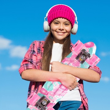 СКЕЙТБОРД FISZKA ДЛЯ ДЕТЕЙ С ОСВЕЩЕНИЕМ, СВЕТОДИОДНЫЕ КОЛЕСА, 56 СМ, С ТВЕРДЫМИ ЦВЕТАМИ ABEC7