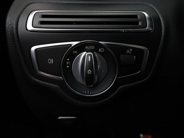 Mercedes Klasa C W205 Kombi Facelifting HYBRYDA 2.0 300 de 306KM 2020 Mercedes C 300 PHEV AMG Line multibeam LED, zdjęcie 38