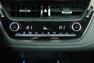 Toyota Corolla XII TS Kombi 1.8 Hybrid 122KM 2020 Toyota Corolla 1.8 Hybrid, Automat, Navi, Xenon, zdjęcie 10