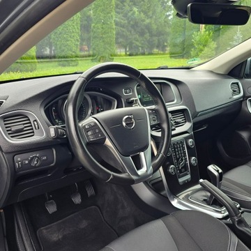 Volvo V40 II Cross Country 2.0 D2 DRIVE-E 120KM 2016 Volvo V40 II 2.0 D2 Drive-E Summum, zdjęcie 22