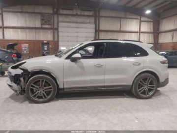Porsche Cayenne III 2023 Porsche Cayenne Platinum Edition 2023 3.0 Benzyna 335KM, zdjęcie 2