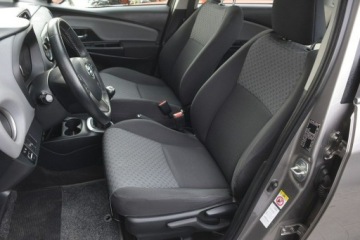 Toyota Yaris III Hatchback 5d Facelifting 1.33 Dual VVT-i 99KM 2015 Toyota Yaris 1.33 Benzyna nawi hak kamera cofania, zdjęcie 15