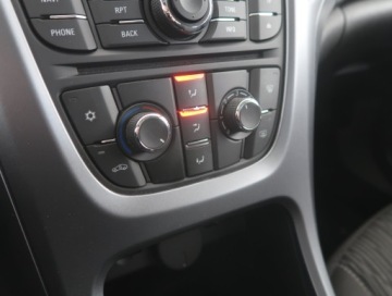 Opel Astra J GTC 1.4 Turbo ECOTEC 140KM 2013 Opel Astra 1.4 T, Navi, Klima, Tempomat, zdjęcie 11