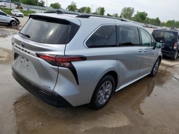 Toyota Sienna III 2022 Toyota Sienna le, 2022r., 2.5L 2.5 Hybryda 245KM, zdjęcie 2