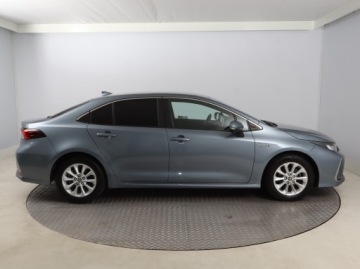 Toyota Corolla XII Sedan 1.8 Hybrid 122KM 2019 Toyota Corolla 1.8 Hybrid, Salon Polska, Automat, zdjęcie 4