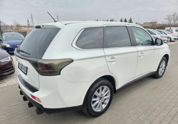 Mitsubishi Outlander III SUV Facelifting 2015 2.0 MIVEC 150KM 2015 Mitsubishi Outlander 2.0Benz 150KM Kamera ALU Temp Grz.Fotele Serwis Oplat, zdjęcie 4