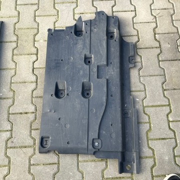 RENAULT CAPTUR II HYBRID КРЫШКА ПРАВАЯ 748A21413R