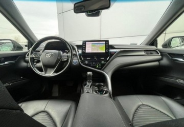 Toyota Camry IX Sedan 2.5 Hybrid Dynamic Force 218KM 2021 Toyota Camry Salon Polska Automat Navi Kamera Led 1 Wlasciciel FV23, zdjęcie 16