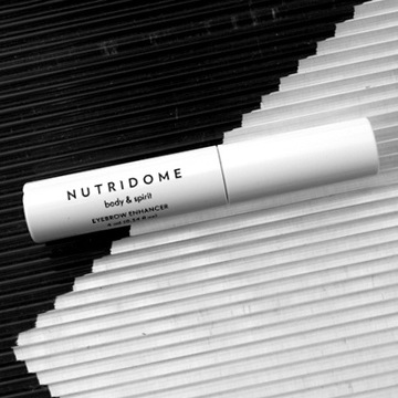 КОНДИЦИОНЕР ДЛЯ БРОВЕЙ с экстрактом зеленого чая, УГУСТЯЮЩИЙ КОЛЛАГЕН