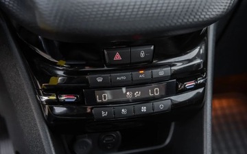 Peugeot 2008 I 2014 Peugeot 2008 1.6eHDI 92KM Allure Navi Ledy Panorama SKora Automat Gwaranc, zdjęcie 17