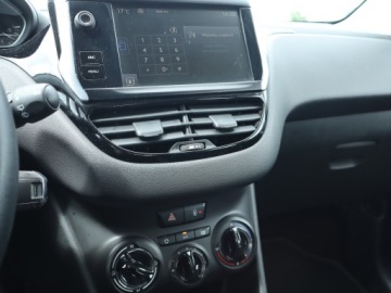 Peugeot 208 I 2016 Peugeot 208 1.6 BlueHDi, Klima, Tempomat, zdjęcie 11