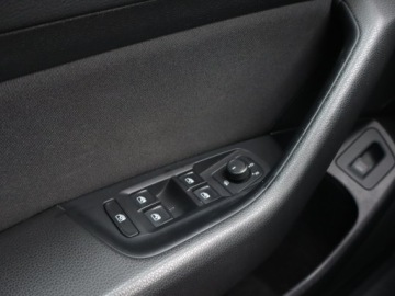 Volkswagen Passat B8 Limousine 2.0 TDI BlueMotion Technology 150KM 2017 VW Passat 2.0 TDI, Salon Polska, Navi, Klima, zdjęcie 16