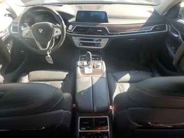 BMW Seria 7 G70 2022 BMW Seria 7 740i 2022 3.0l 3.0 Benzyna 335KM, zdjęcie 8