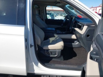 Ford Expedition III 2023 Ford Expedition Platinum 2023 3.5 Benzyna 400KM, zdjęcie 9
