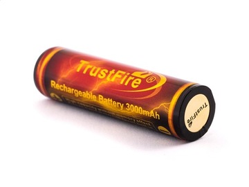 Trustfire 18650 3000mAh 3.6V - 3.7V Li-ion ( PCB )