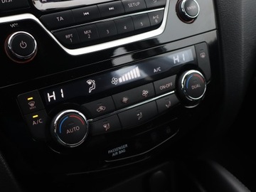 Nissan Qashqai II Crossover 1.2 DIG-T 115KM 2016 Nissan Qashqai 1.2 DIG-T, Salon Polska, zdjęcie 14