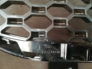 JAGUAR XJ X351 2016 MŘÍŽKA MASKA NÁRAZNÍKU CHRÓM ORIGINÁLNÍ