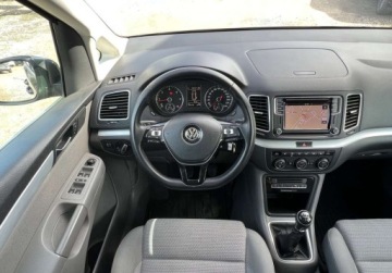 Volkswagen Sharan II Van Facelifting 2.0 TDI SCR 184KM 2017 Volkswagen Sharan 2.0TDI 184KM Xenon Led Navi Klimatronik 7 Foteli Stan Bd, zdjęcie 16