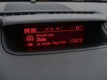 Opel Meriva II Mikrovan Facelifting 1.4 Twinport ECOTEC 100KM 2015 Opel Meriva 1.4 i, Klima, Klimatronic, Tempomat, zdjęcie 11