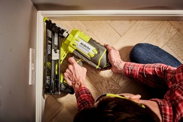 АККУМУЛЯТОРНЫЙ ГВОЗДЕР RYOBI R15GN18 1,8 мм +2 Ач