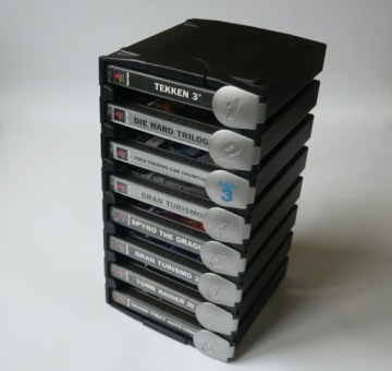 PS1 LOGIC 3 ДИСКОВАЯ СТАНЦИЯ НА 8 ИГР PLAYSTATION 1 ПОДСТАВКА ДЛЯ PSX