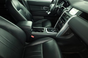 Land Rover Discovery Sport SUV 2.0 TD4 180KM 2017 Land Rover Discovery Sport TD4, Salon Polska, zdjęcie 6