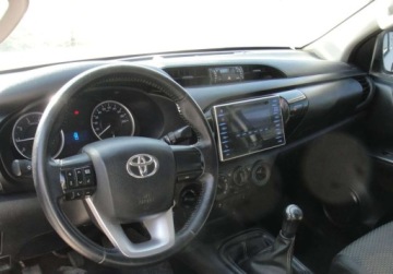 Toyota Hilux VIII Pojedyncza kabina 2.4 D-4D 150KM 2018 Toyota Hilux 4x4 2.4 Diesel 150KM, zdjęcie 9