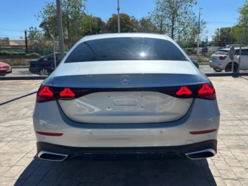 Mercedes Klasa E W214 2025 300 de 4M Pakiet wyposażenia AMG Premium + Zimowy + Panorama, zdjęcie 4