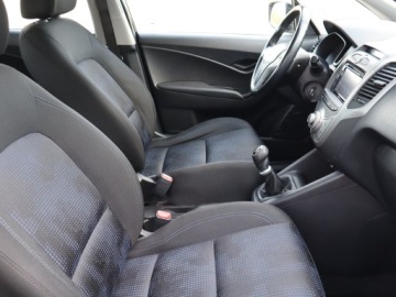 Hyundai ix20 Mikrovan 1.4 CVVT 90KM 2012 Hyundai ix20 1.4 CVVT, Klima, Parktronic, zdjęcie 8