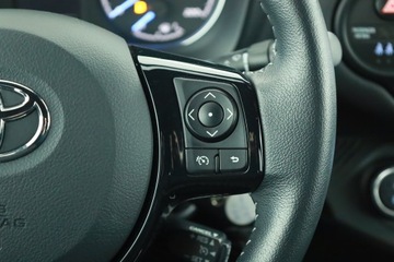 Toyota Yaris III Hatchback 5d Facelifting 2017 1.5 Dual VVT-iE 111KM 2019 Toyota Yaris 1.5 Dual VVT-i, Salon Polska, zdjęcie 15