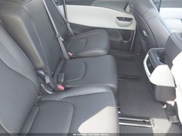 Kia Carnival II 2023 Kia Carnival Mpv lx seat package 3.5 Benzyna 290KM, zdjęcie 10